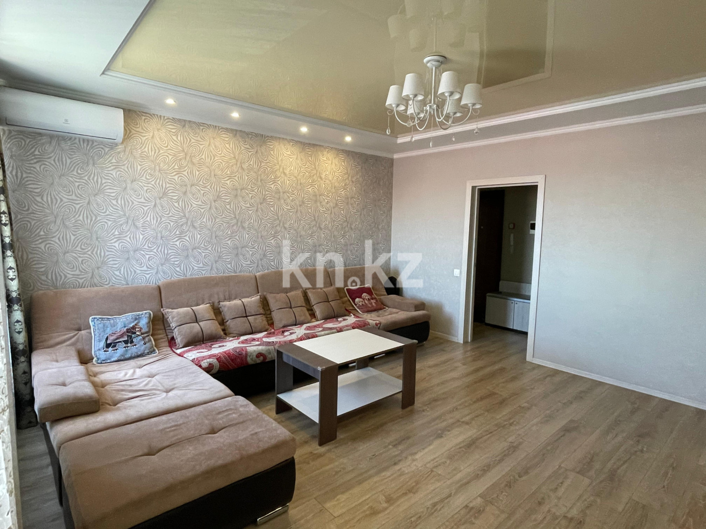 Продажа 2-комнатной квартиры, 68 м², пр. Республики, дом  1/4 - Продажа  двухкомнатных квартир в Караганде фото 2 из 25