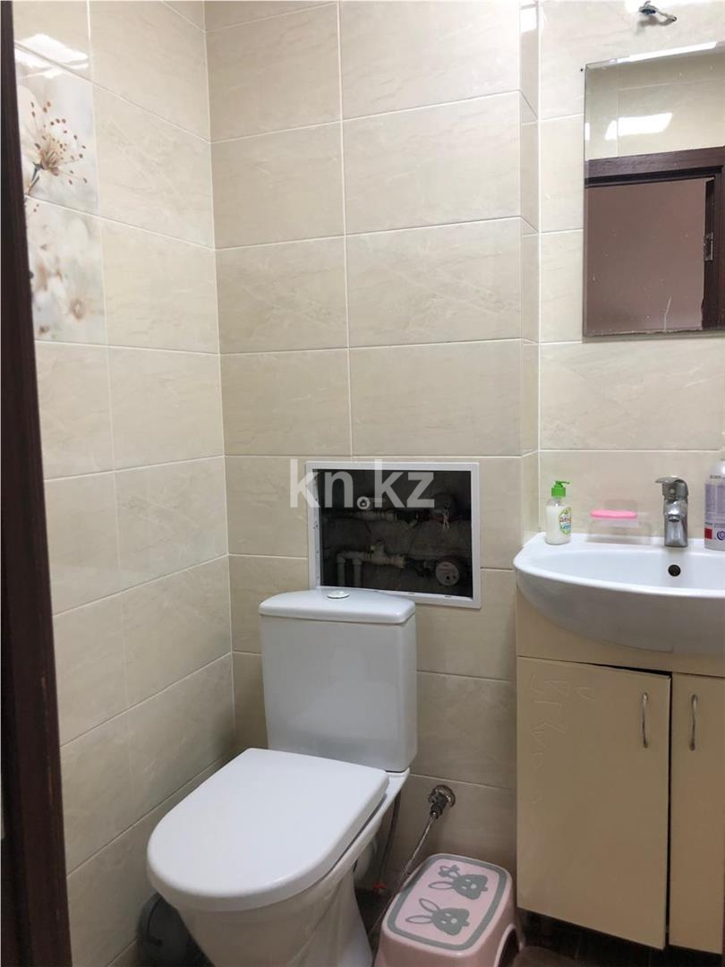 Продажа 5-комнатной квартиры, 75 м², 2 кв-л, дом  24 - Продажа  пятикомнатных квартир в Караганде фото 13 из 18