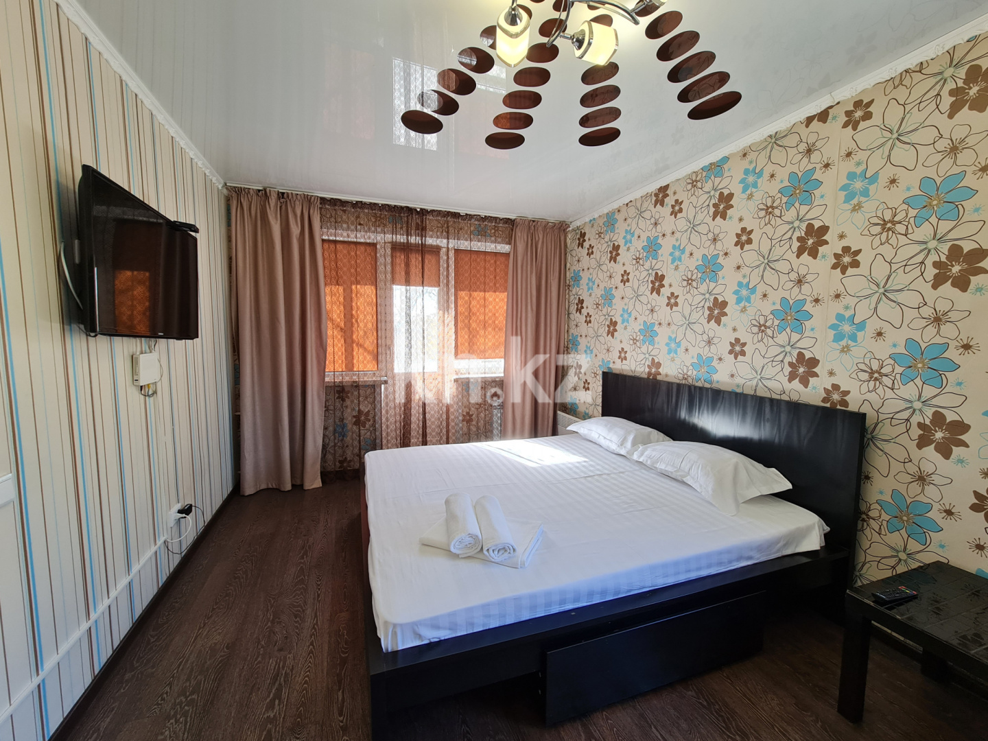 Аренда 1-комнатной квартиры посуточно, 36 м², Короленко, дом  2 - Аренда жилой и коммерческой недвижимости в Павлодаре фото 1 из 4