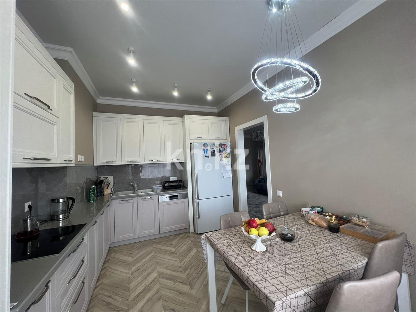 Продажа 3-комнатной квартиры, 94 м², ул. Сатыбалдина, дом  30 - Продажа квартир в Караганде фото 15 из 27