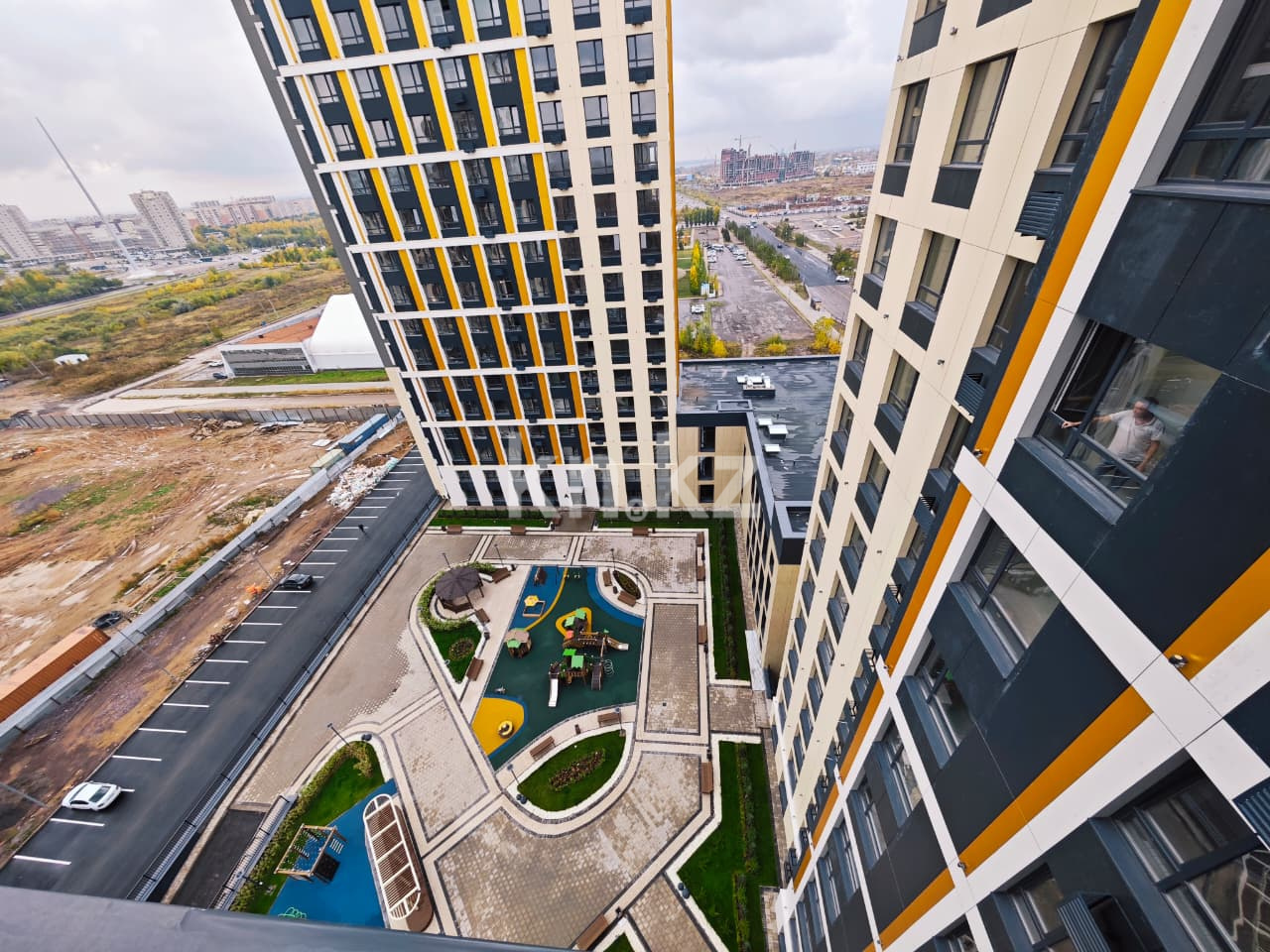 Продажа 3-комнатной квартиры, 89 м², ул. Дюсембекова, дом  83/3 - Продажа квартир в Караганде с фото фото 1 из 16