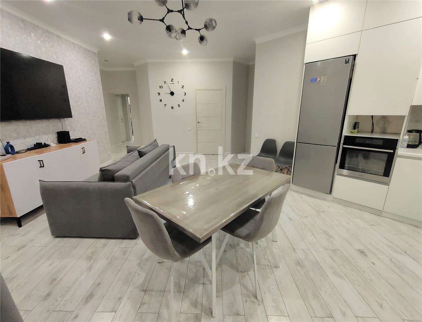 Продажа 3-комнатной квартиры, 74 м², мкр-н Степной-3, дом  1/10 - Продажа  трехкомнатных квартир в Караганде фото 1 из 28