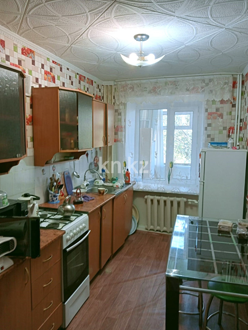 Продажа 3-комнатной квартиры, 61 м², ул. Школьная, дом  21а - Продажа квартир в Абае фото 1 из 8