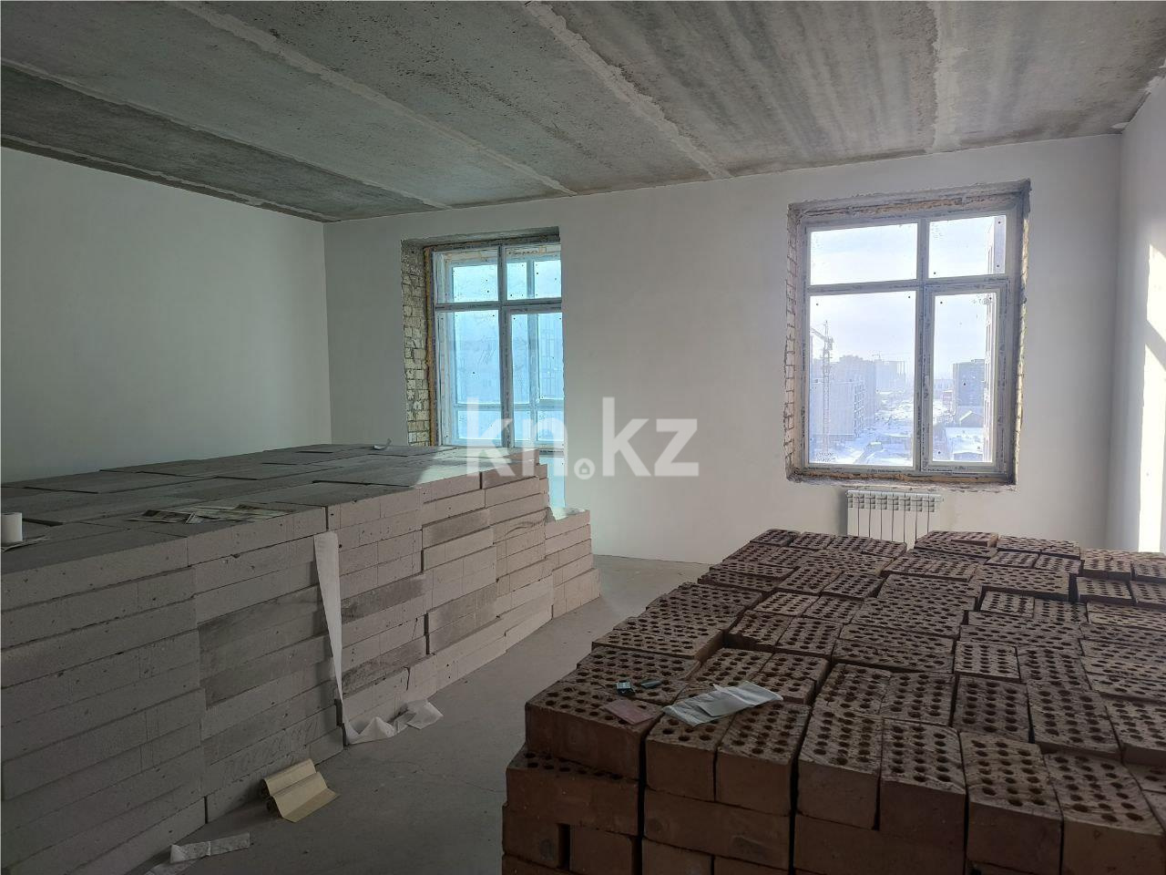 Продажа 4-комнатной квартиры, 121 м², ул. Букетова, дом  3/6 - Продажа  четырехкомнатных квартир в Караганде фото 1 из 11