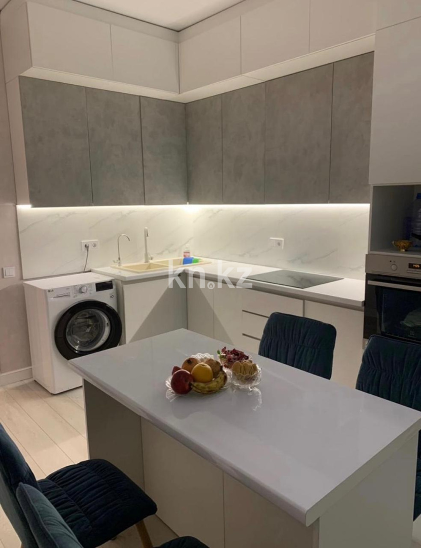 Аренда 1-комнатной квартиры, 55 м², пр. Кабанбай батыра, дом  75а - Аренда жилой и коммерческой недвижимости в Казахстане фото 1 из 5