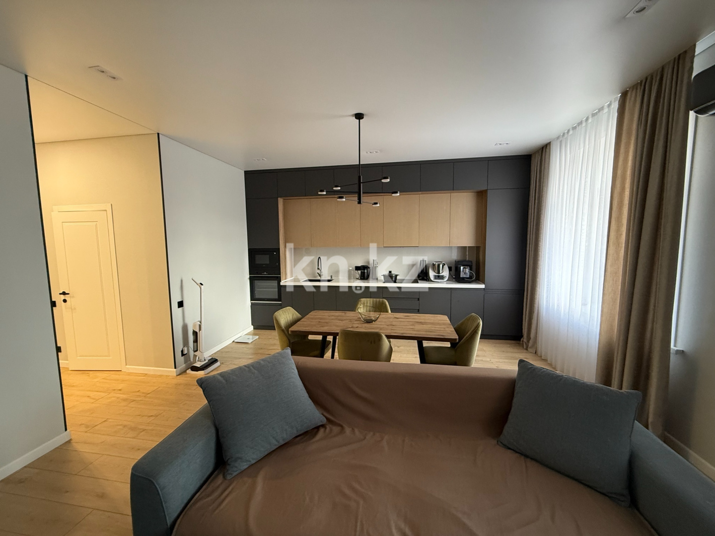 Продажа 3-комнатной квартиры, 94 м² - Продажа домов, коттеджей в Шахтинске фото 2 из 9