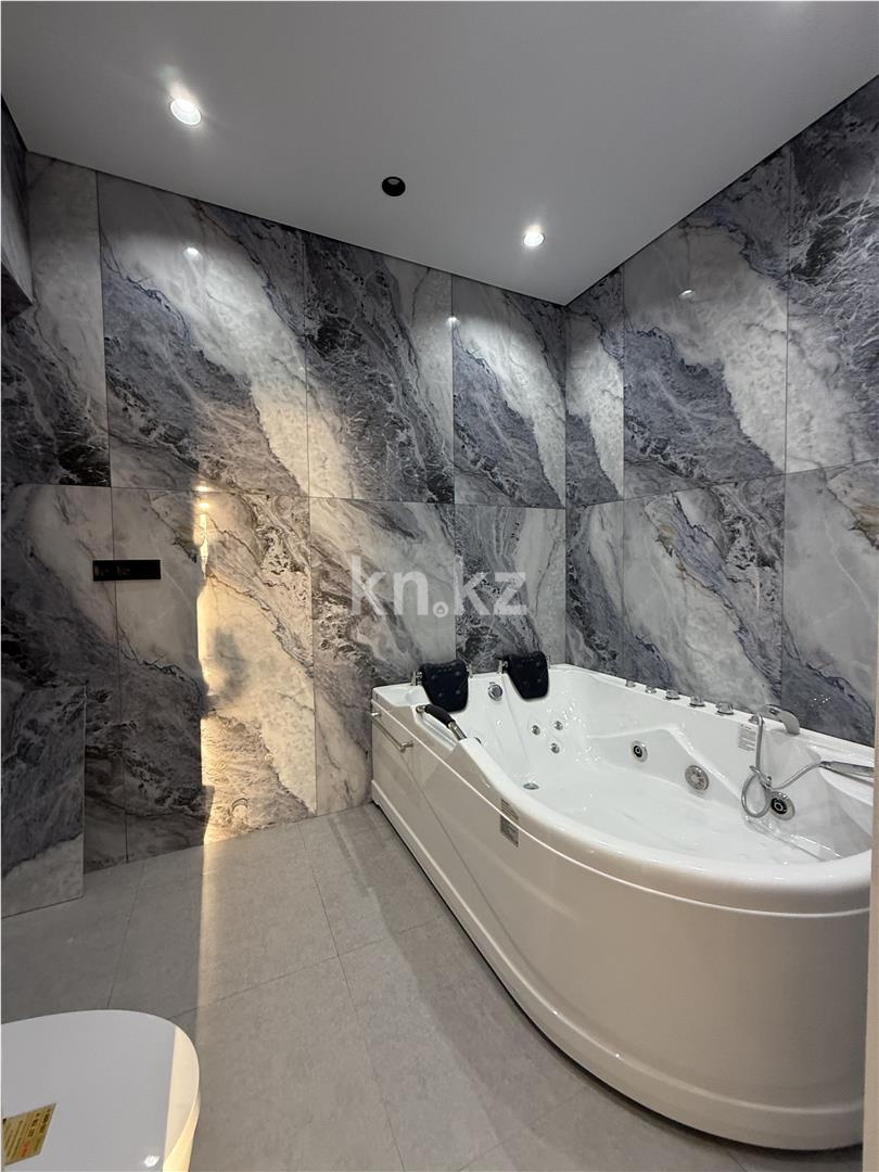 Продажа 4-комнатной квартиры, 197 м², ул. Дюсембекова, дом  83/1 - Продажа квартир в Караганде фото 25 из 26