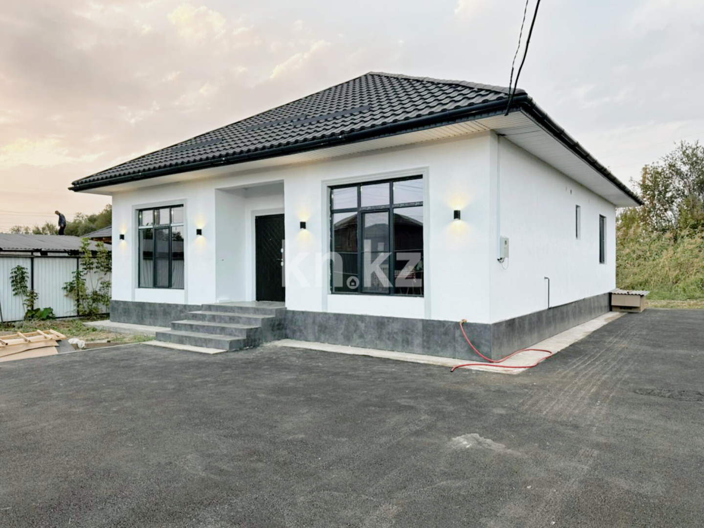 Продажа 4-комнатного дома, 128 м² - Продажа домов, коттеджей в Алматы - страница 3 фото 1 из 13