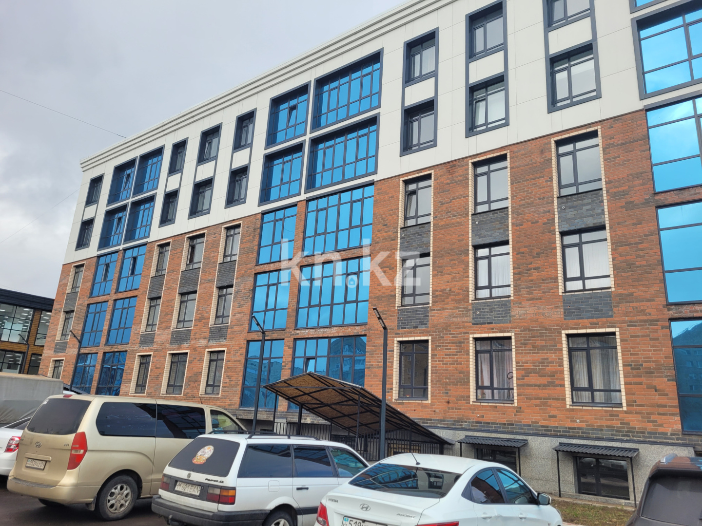 Продажа , 340 м², ул. Гапеева - Продажа офисных и торговых помещений в Караганде с фото фото 2 из 5