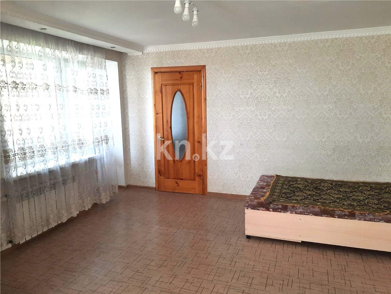 Продажа 3-комнатной квартиры, 76 м², ул. Муканова - Продажа  трехкомнатных квартир в Караганде фото 1 из 13