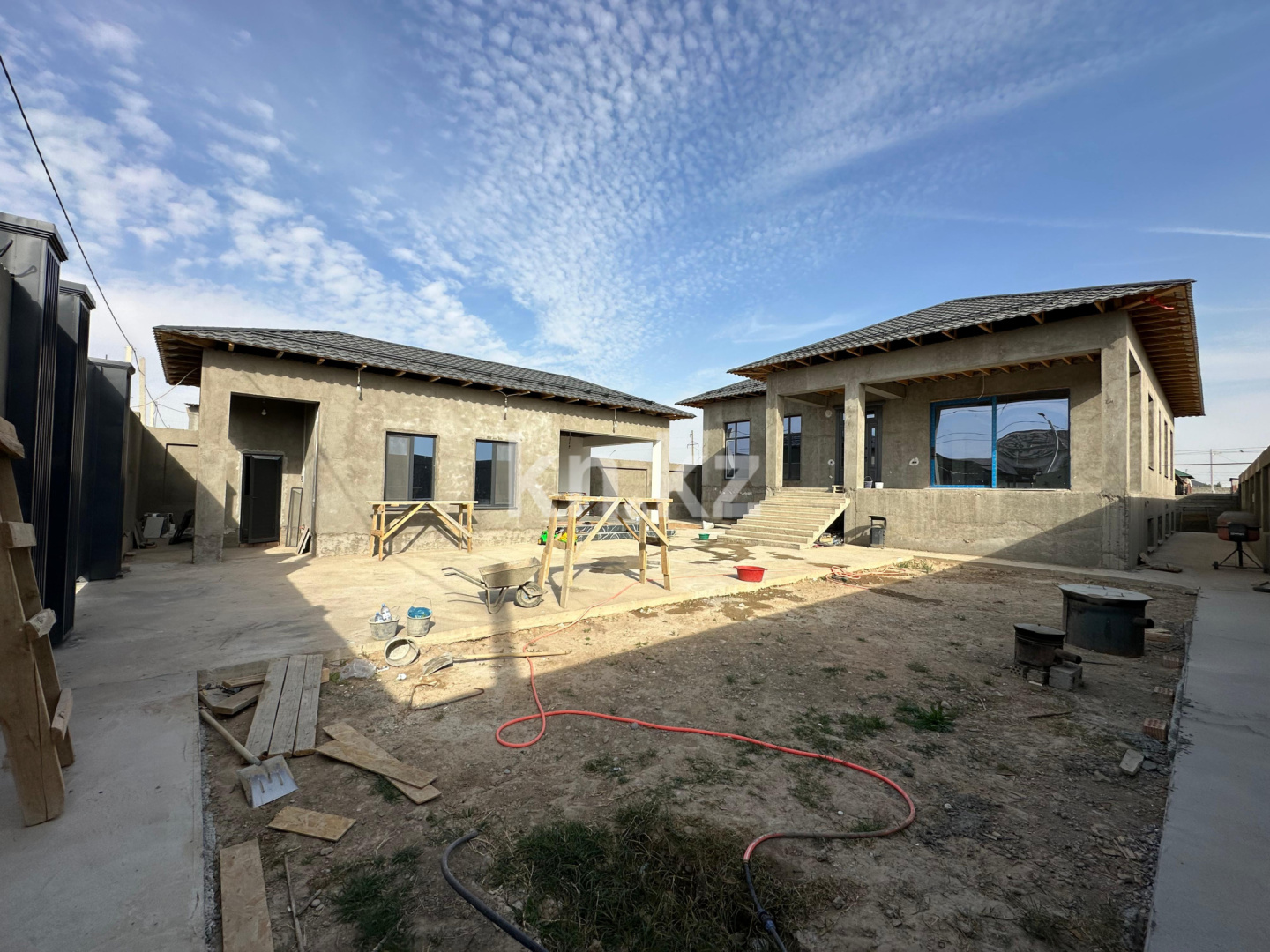 Продажа 8-комнатного дома, 400 м², микрорайон "Ынтымак-2", дом  1111 - Продажа квартир в Шымкенте фото 1 из 40