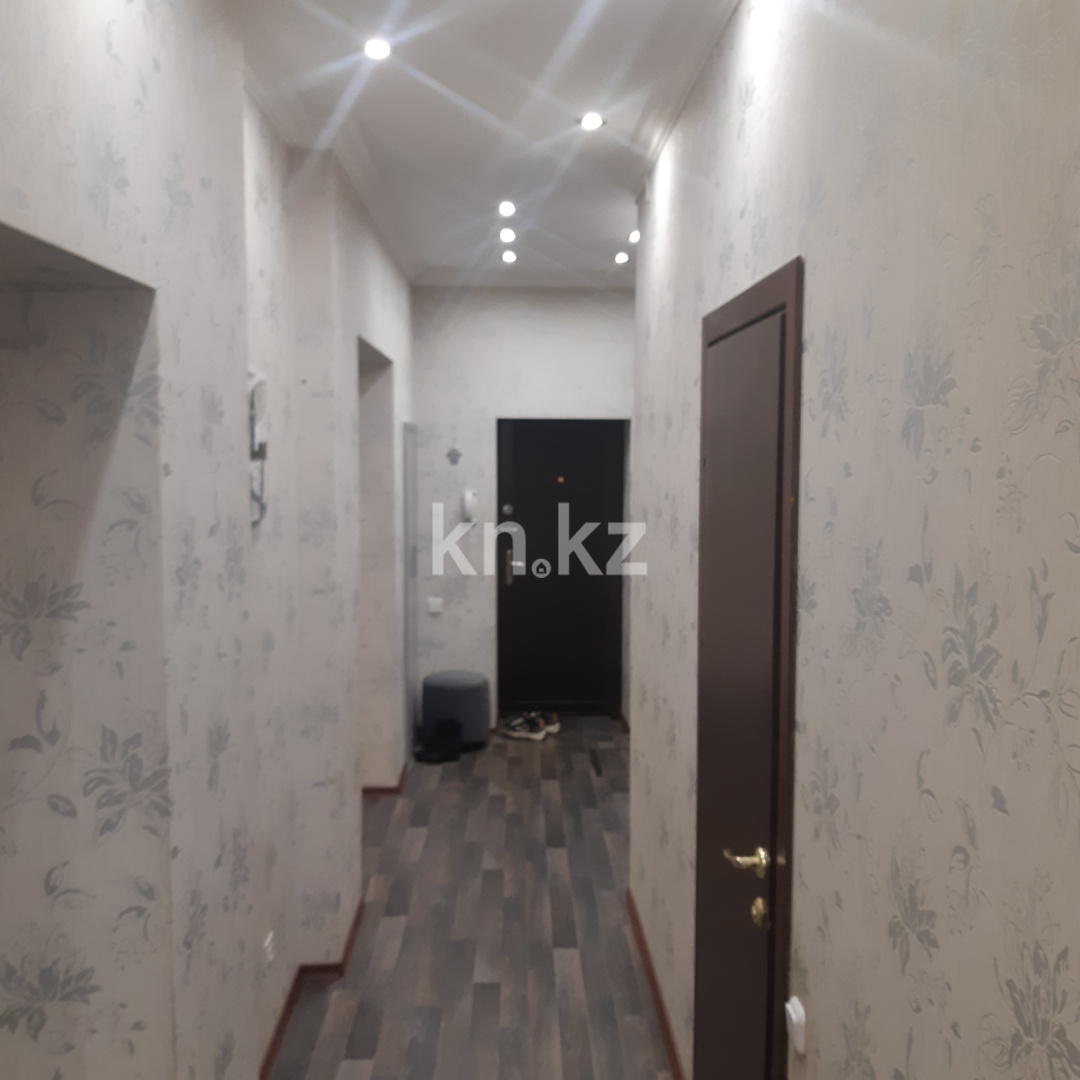 Продажа 2-комнатной квартиры, 56 м², ул. Сарсекова, дом  55 в Караганде - фото 17