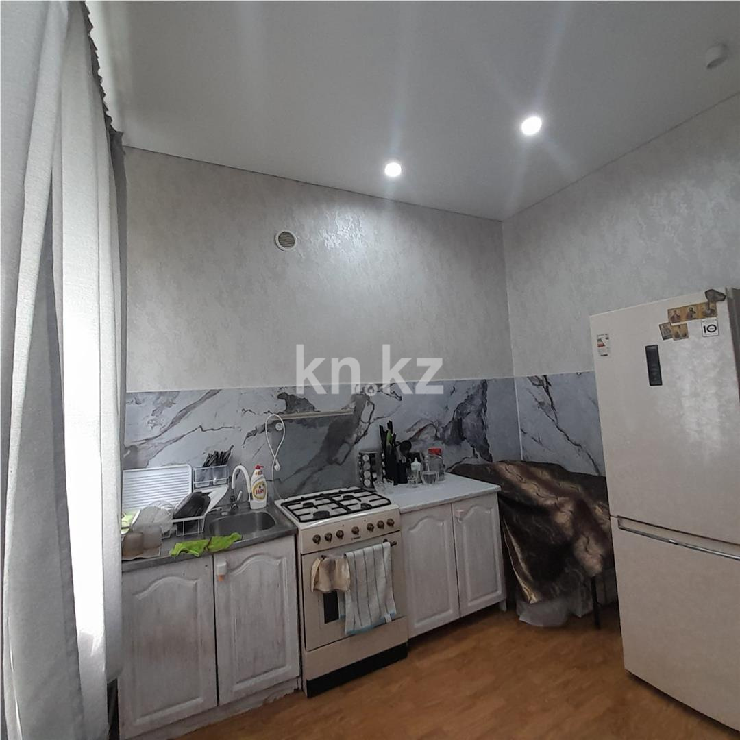 Продажа 3-комнатной квартиры, 80 м², ул. Жамбыла, дом  3 - Продажа квартир в Караганде фото 8 из 17
