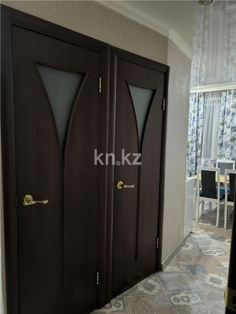 Продажа 4-комнатной квартиры, 76 м², ул. Дюсембекова - Продажа  четырехкомнатных квартир в Караганде фото 14 из 17