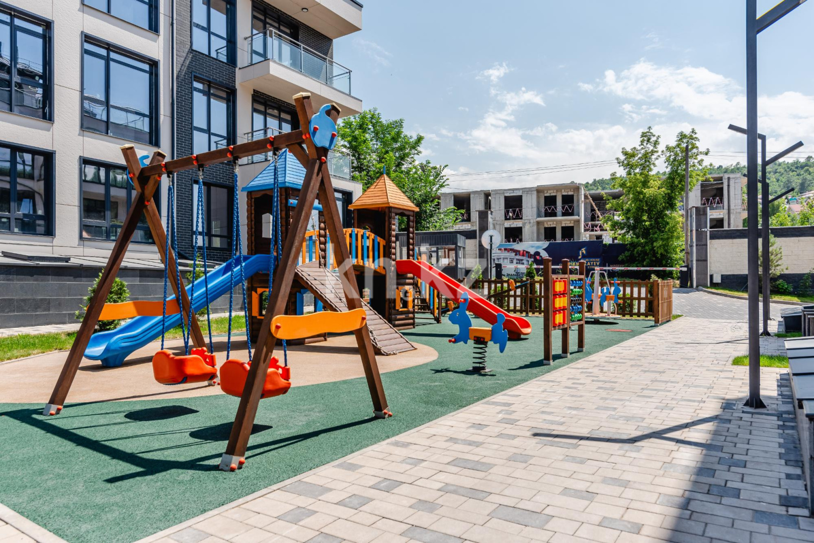 Продажа 4-комнатной квартиры, 220 м², ул. Жамакаева, дом  252 в Алматы - фото 15