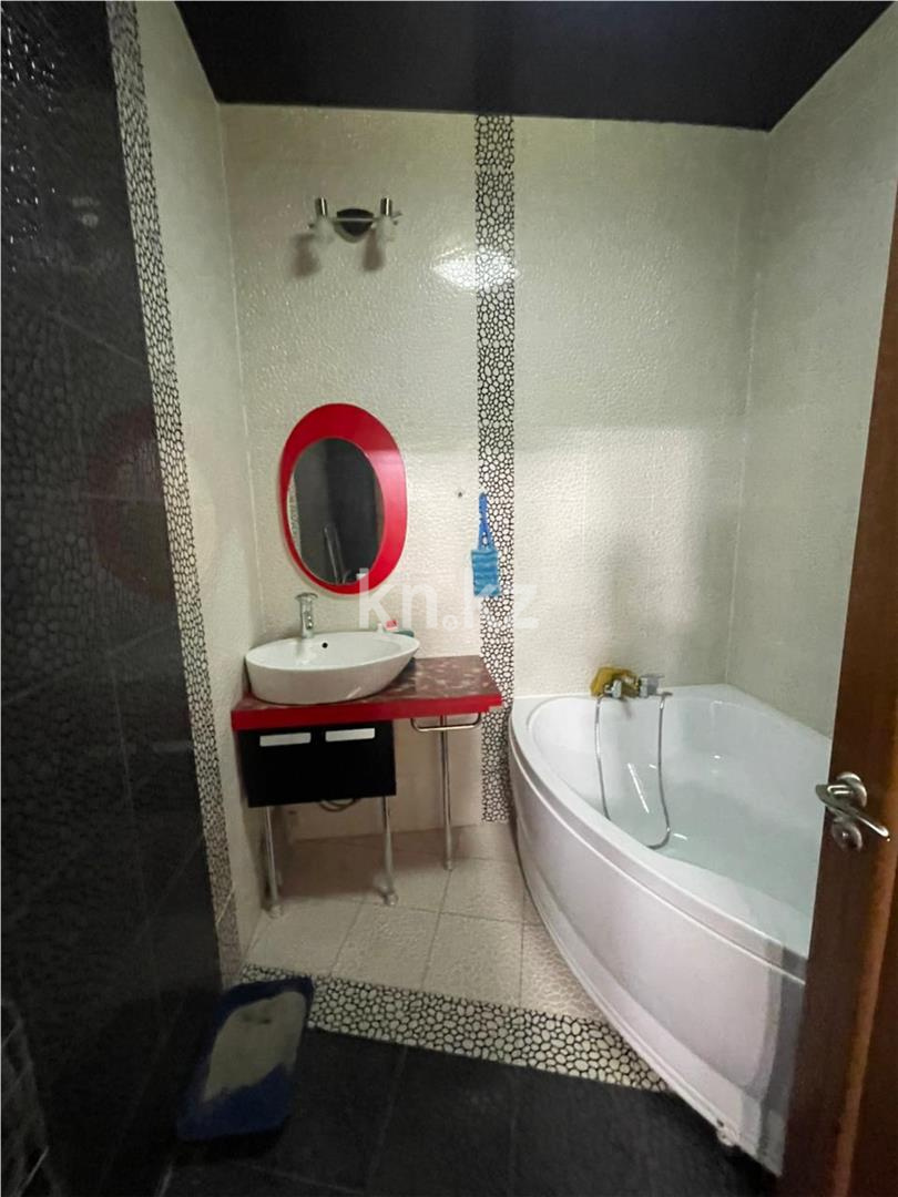 Продажа 4-комнатной квартиры, 178 м² в Караганде - фото 16