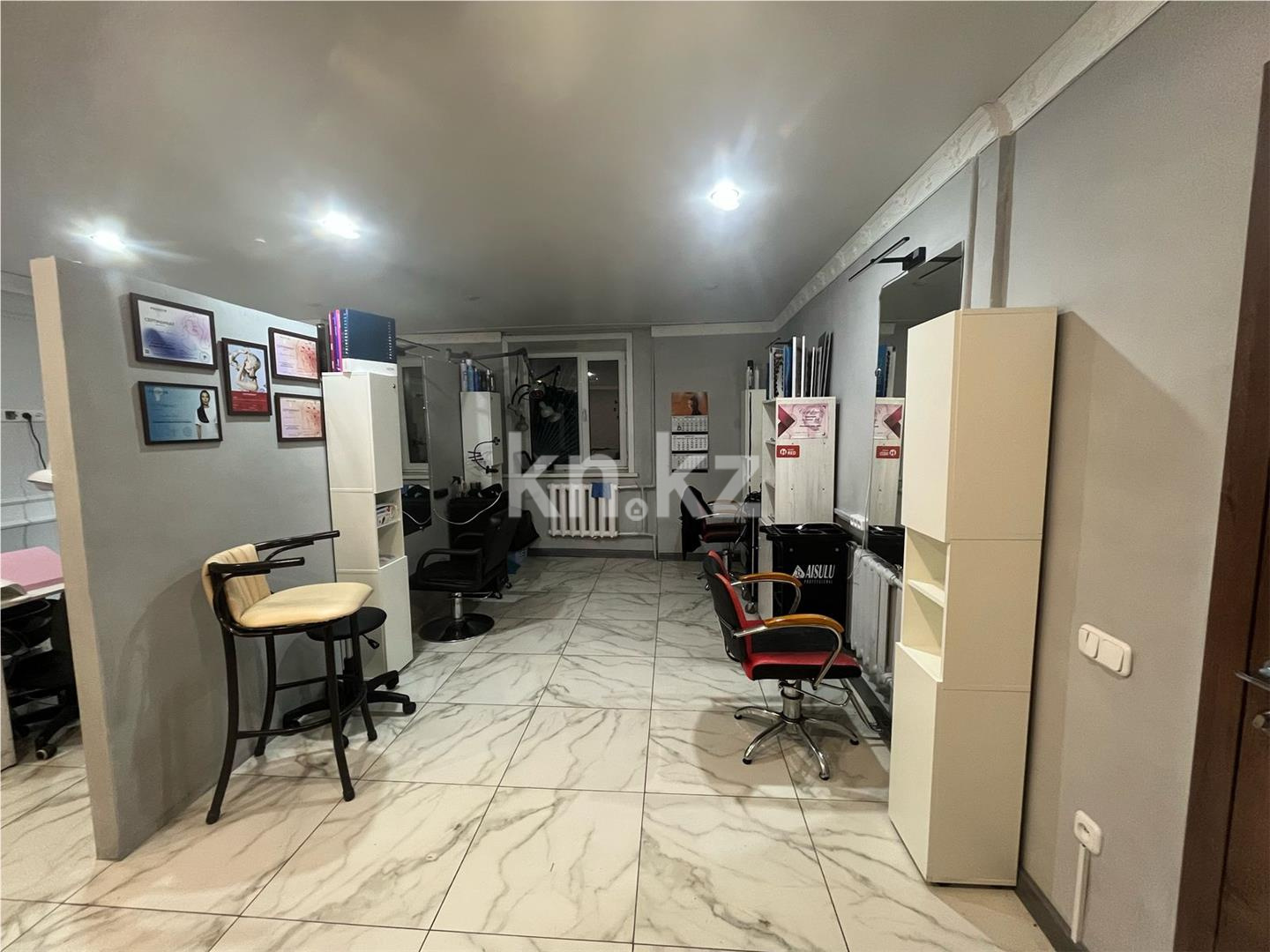 Продажа , 60 м², мкр-н Восток-2 - Продажа офисных и торговых помещений в Караганде фото 2 из 8