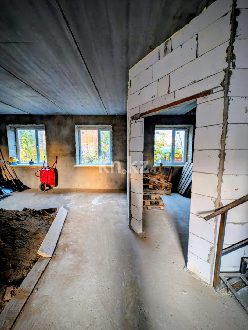 Продажа 4-комнатной квартиры, 135 м², ул. Скоробогатова, дом  108 - Продажа жилой и коммерческой недвижимости в Уральске фото 5 из 28