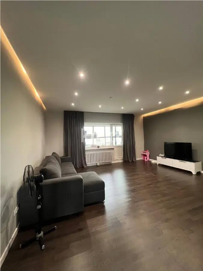 Продажа 3-комнатной квартиры, 100 м², пр. Туран, дом  9 в Астане