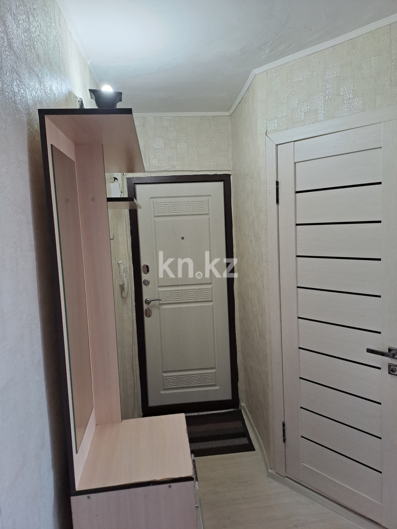 Продажа 2-комнатной квартиры, 48 м², 1 кв-л, дом  8 в Караганде - фото 2