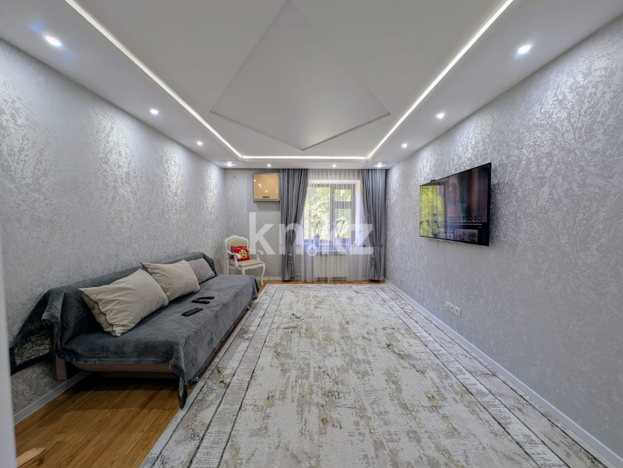 Продажа 4-комнатной квартиры, 80 м², ул. Кердери - Продажа квартир в Уральске фото 1 из 10
