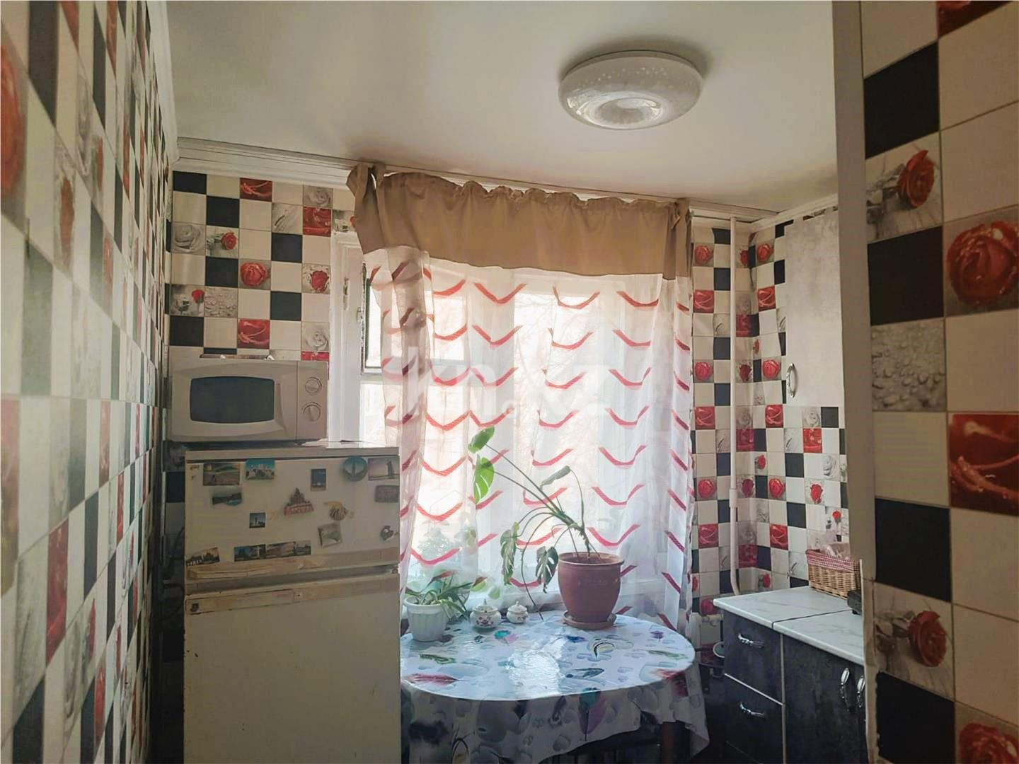 Продажа 2-комнатной квартиры, 42 м², мкр-н 12 в Караганде - фото 3