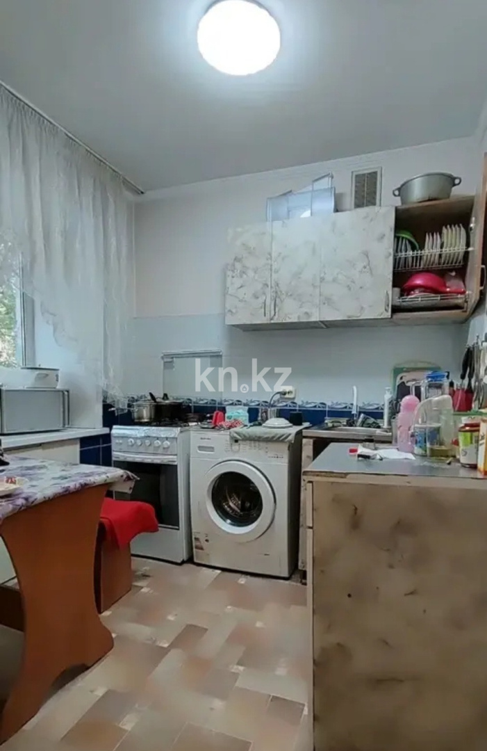 Продажа 2-комнатной квартиры, 43 м², 11 кв-л, дом  10 в Караганде - фото 8