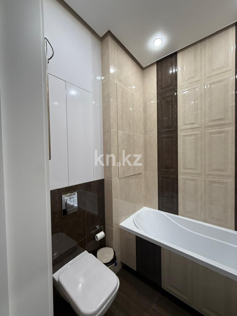 Продажа 4-комнатной квартиры, 122 м², ул. Кулкыбаева, дом  62 - Продажа  четырехкомнатных квартир в Караганде фото 20 из 22