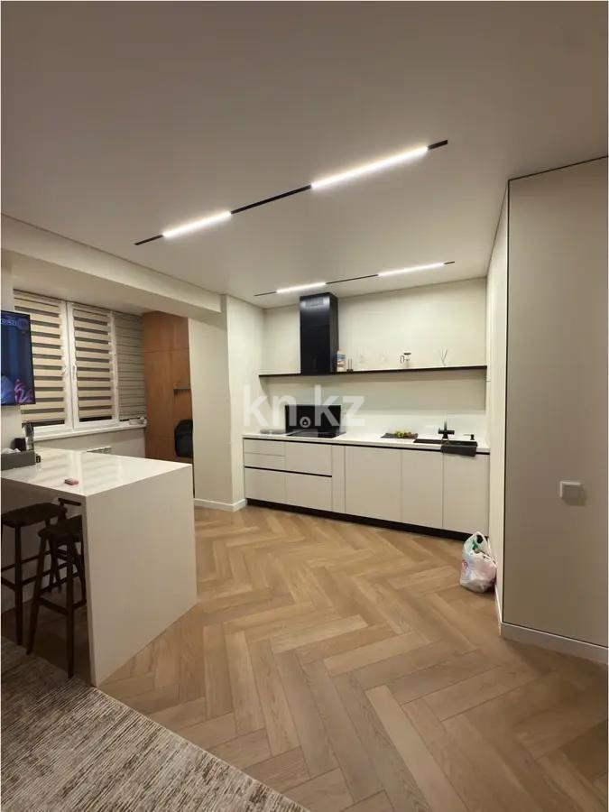 Продажа 2-комнатной квартиры, 70.3 м², ул. Есенова, дом  160/3 в Алматы - фото 2