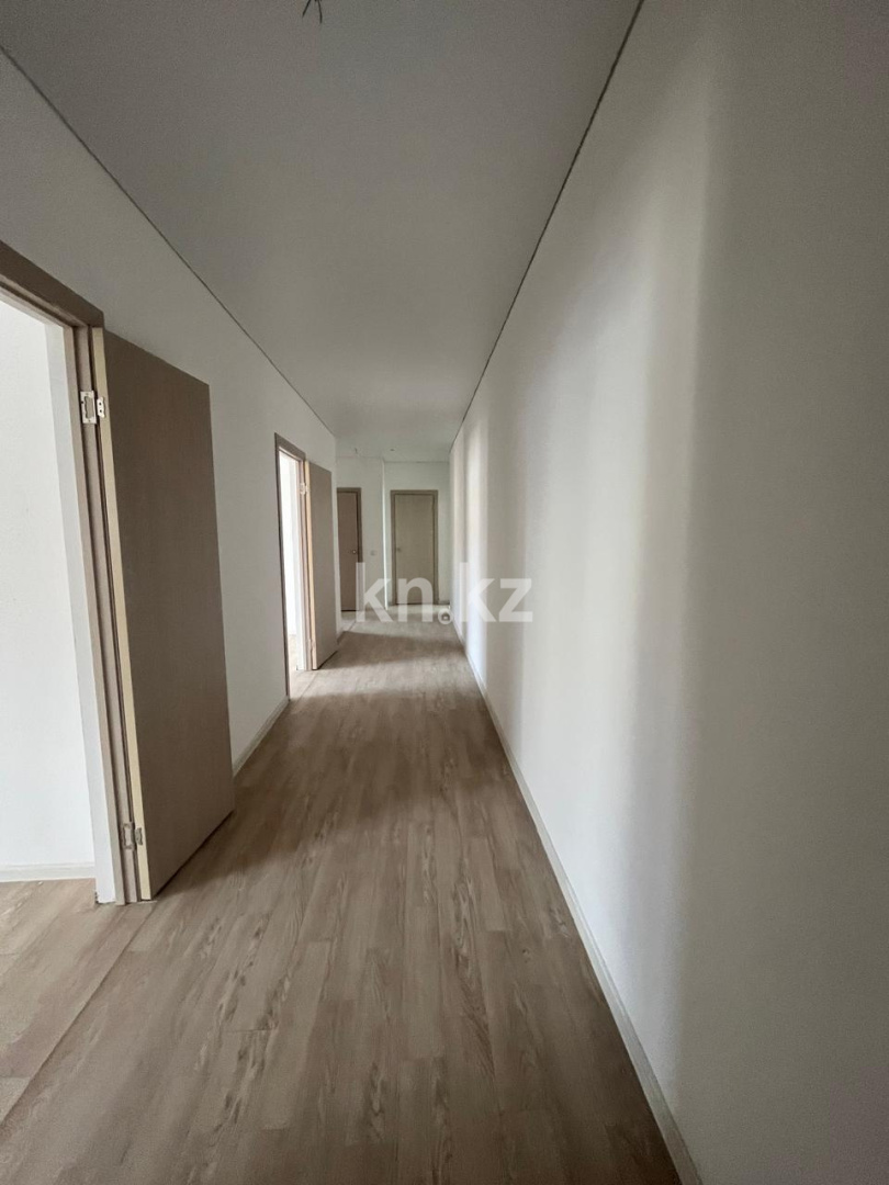 Продажа 3-комнатной квартиры, 101 м², пр. Республики, дом  1/4 в Караганде - фото 4