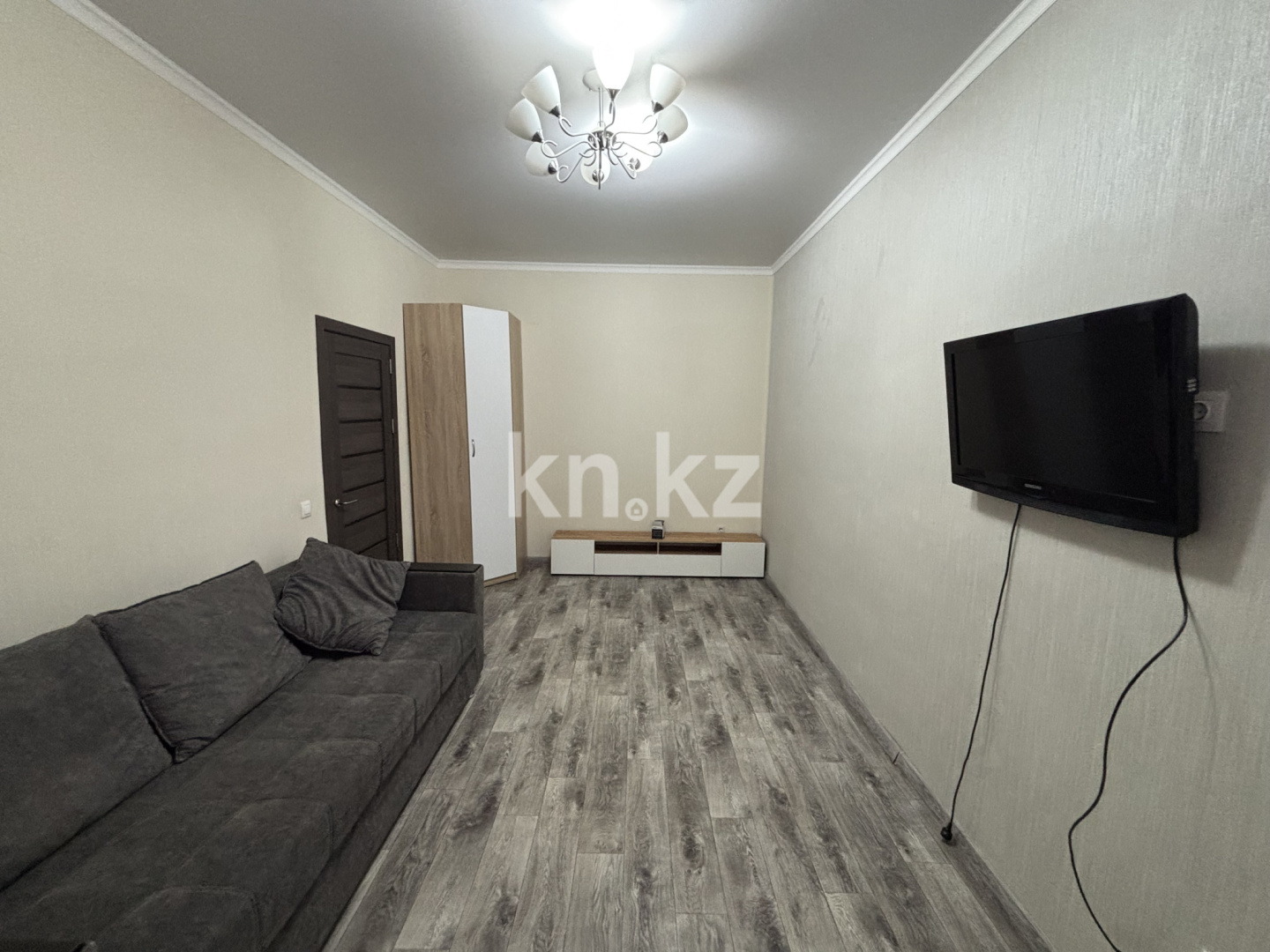 Продажа 1-комнатной квартиры, 40.2 м², пр. Шахтеров, дом  52Б в Караганде - фото 9