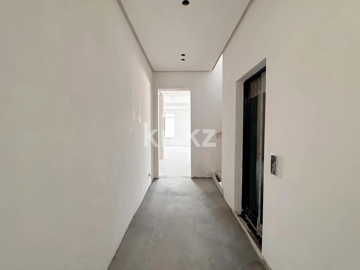 Продажа 5-комнатной квартиры, 370 м², ул. 4-я - Продажа  пятикомнатных квартир в Алматы фото 1 из 15