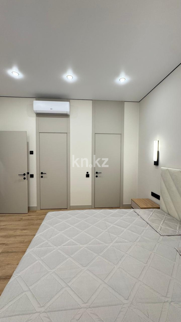 Аренда 3-комнатной квартиры, 90 м², пр. Аль-Фараби - Аренда  трехкомнатных квартир помесячно в Алматы фото 10 из 14