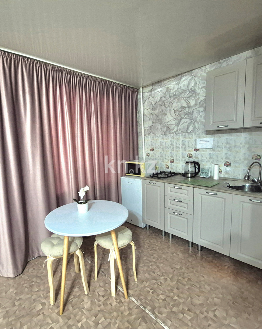 Аренда 1-комнатной квартиры посуточно, 32 м², ул. Алии Молдагуловой, дом  2/1 - Аренда жилой и коммерческой недвижимости в Уральске фото 3 из 6