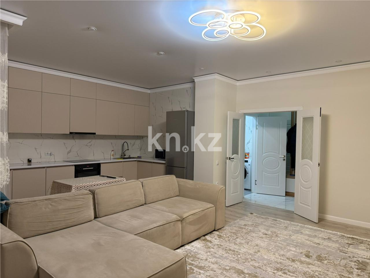 Продажа 2-комнатной квартиры, 68 м², пр. Шахтеров, дом  46/1 - Продажа квартир в Караганде фото 2 из 13