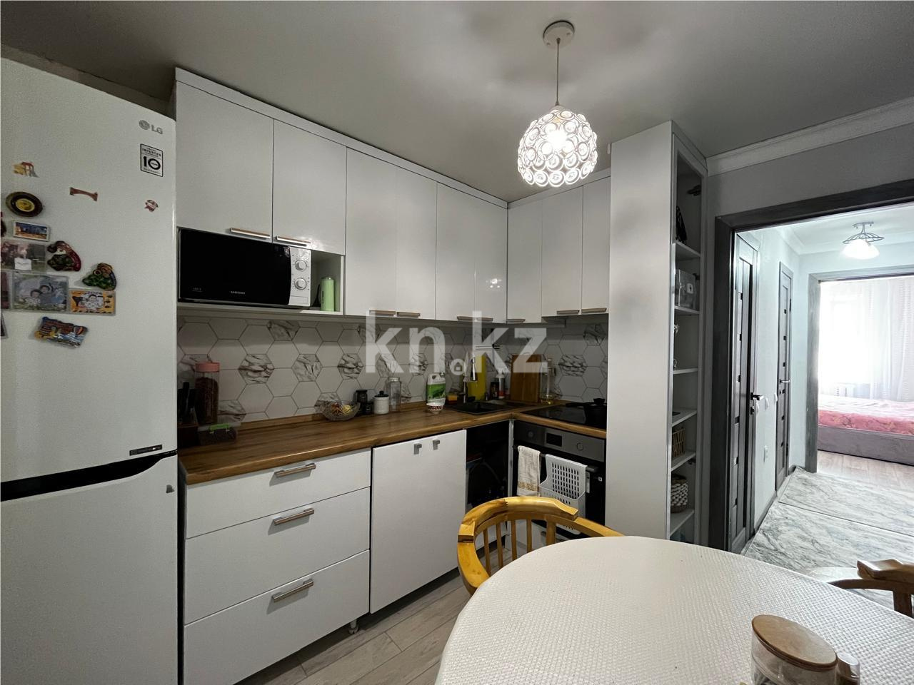 Продажа 3-комнатной квартиры, 63 м² - Продажа трехкомнатных квартир в Майкудуке Караганды - страница 12 фото 8 из 15