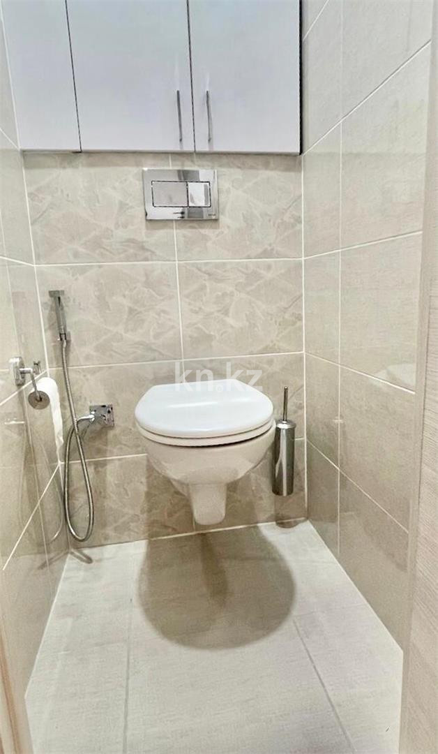 Продажа 3-комнатной квартиры, 64 м², пр. Шахтеров в Караганде - фото 15