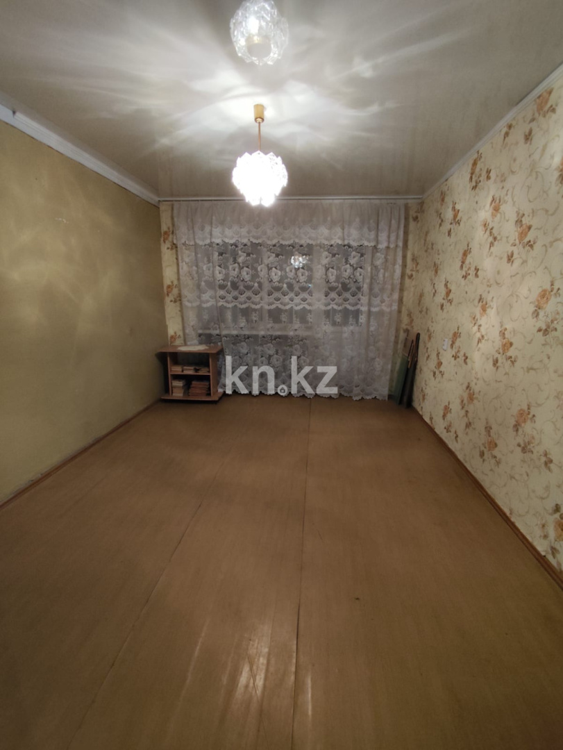 Продажа 3-комнатной квартиры, 51.5 м², ул. Оракбаева, дом  35 - Продажа жилой и коммерческой недвижимости в Уральске фото 1 из 12