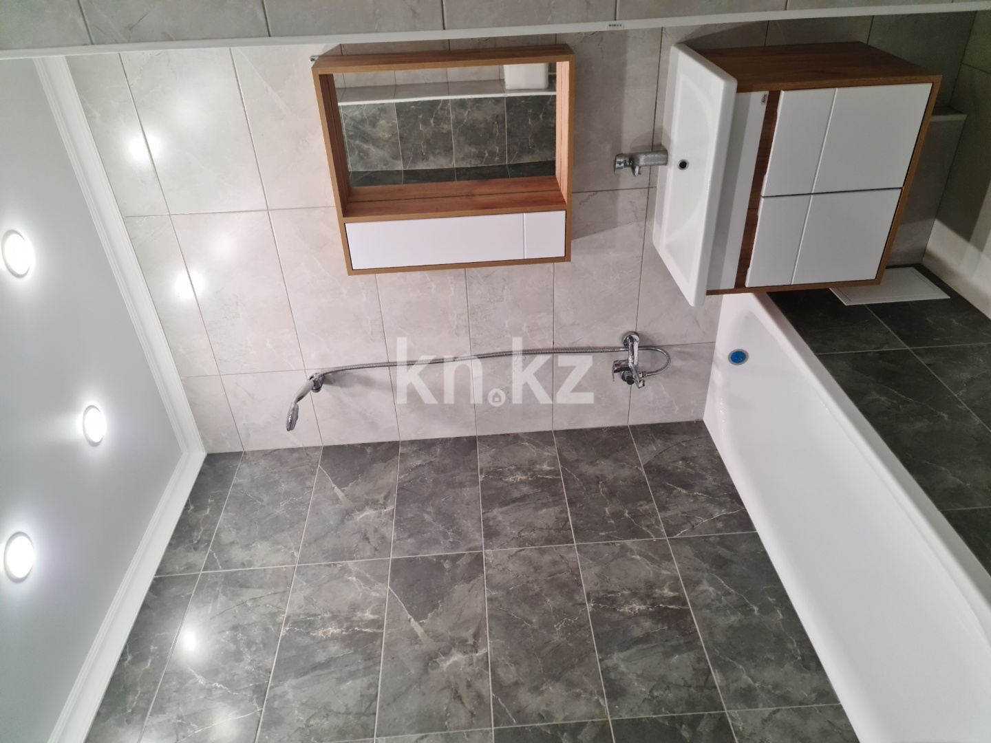Продажа 2-комнатной квартиры, 75 м² в Алматы - фото 16