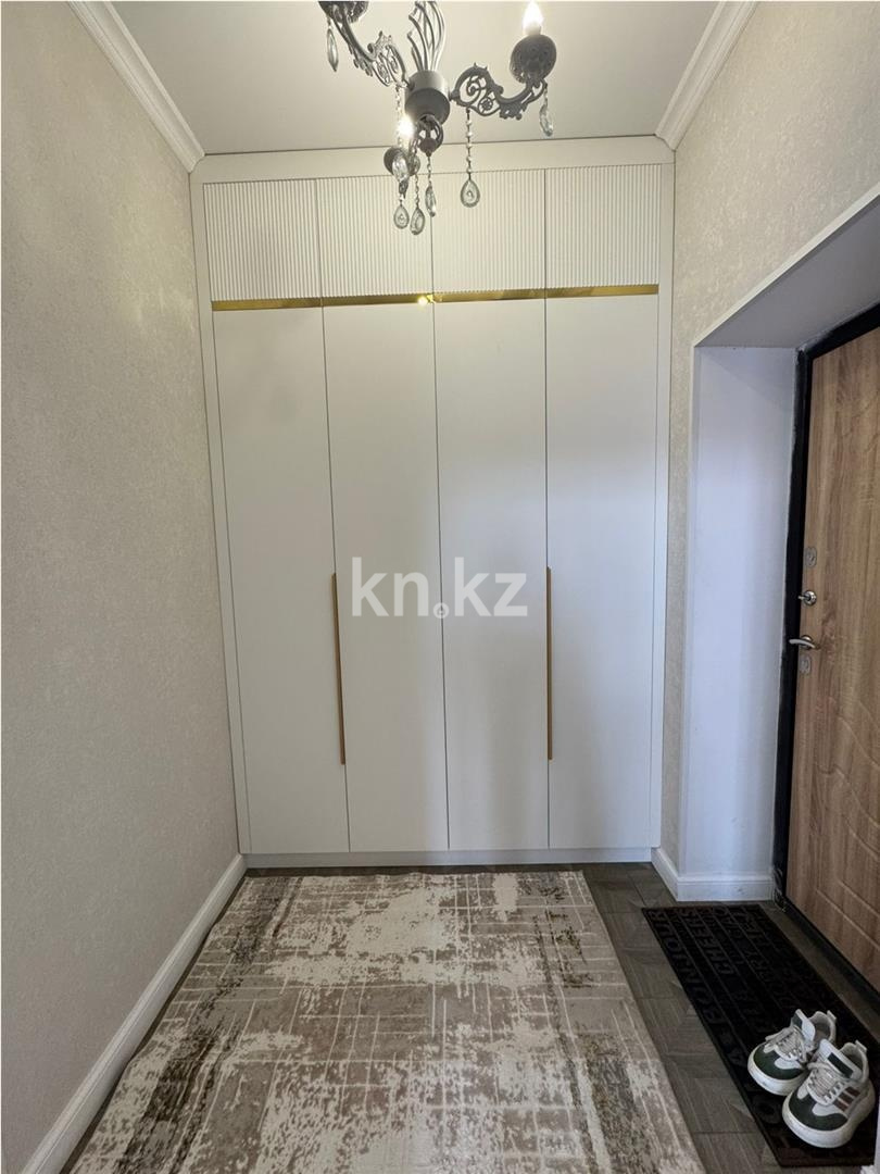 Продажа 3-комнатной квартиры, 62 м² - Продажа квартир в кирпичном доме в Караганде - страница 3 фото 13 из 16