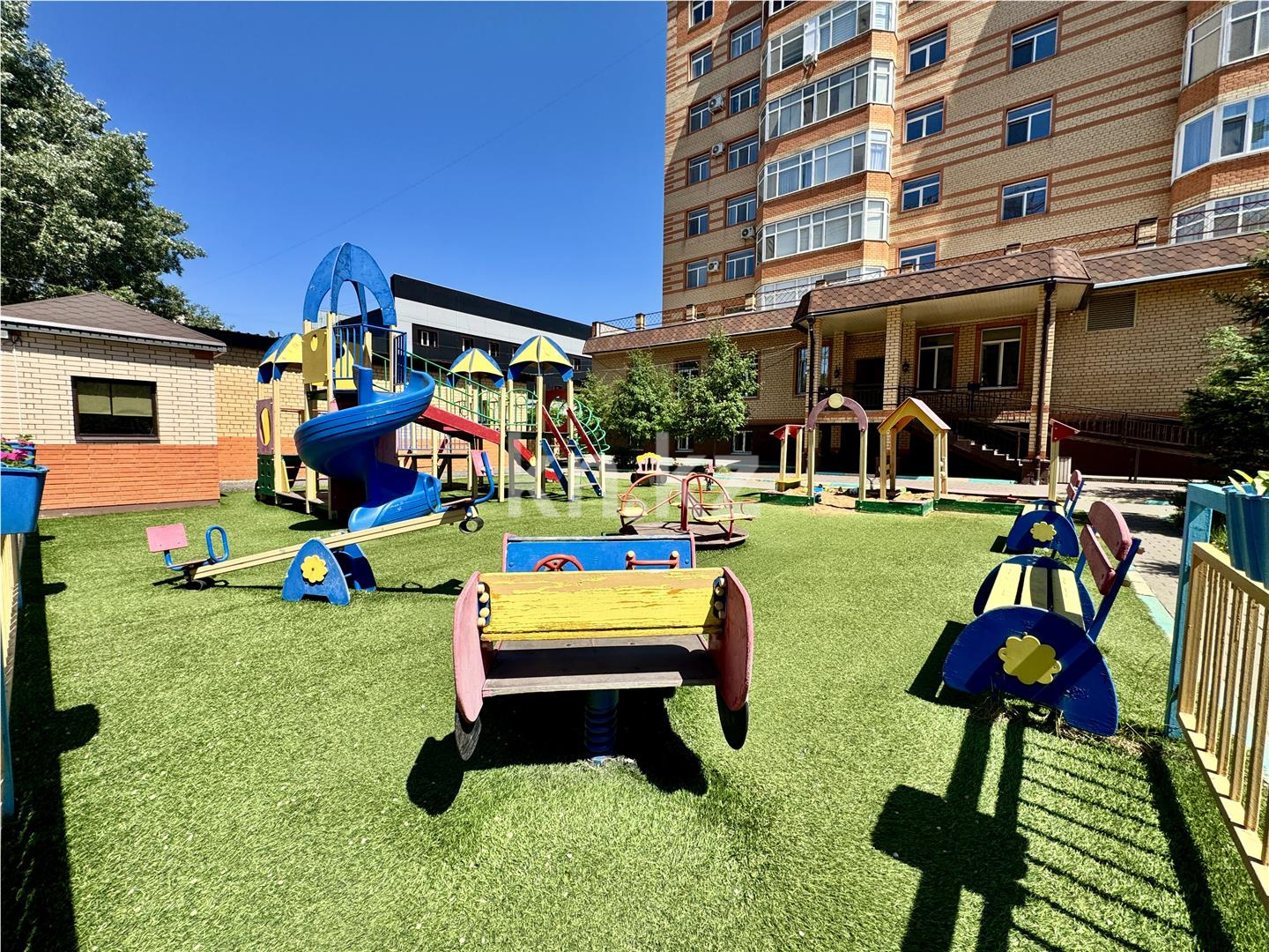 Продажа 3-комнатной квартиры, 160 м², ул. Аманжолова, дом  41 - Продажа  трехкомнатных квартир в Караганде с фото фото 49 из 52