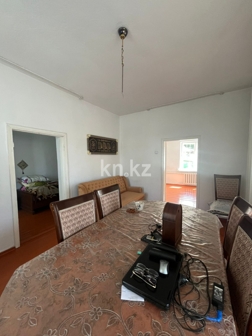 Продажа 8-комнатного дома, 190 м², ул. Соболева - Продажа квартир в Алматы фото 1 из 10
