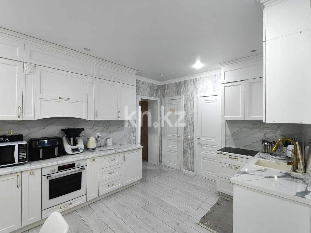 Продажа 4-комнатной квартиры, 143 м², мкр. Голубые Пруды, дом  5/4 - Продажа квартир в Караганде с фото фото 24 из 36