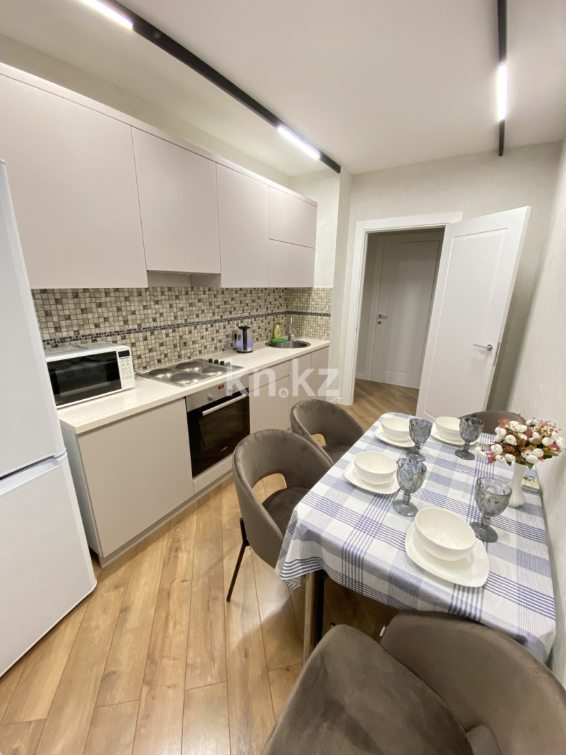 Аренда 2-комнатной квартиры посуточно, 80 м², ул. Керей, Жанибек хандар, дом  12/1 - Аренда квартир посуточно в Астане с фото фото 8 из 22