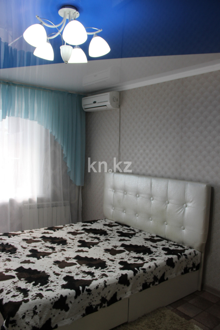 Аренда 3-комнатной квартиры посуточно, 70 м², Камзина, дом  20 - Продажа и аренда недвижимости в Павлодаре фото 1 из 13