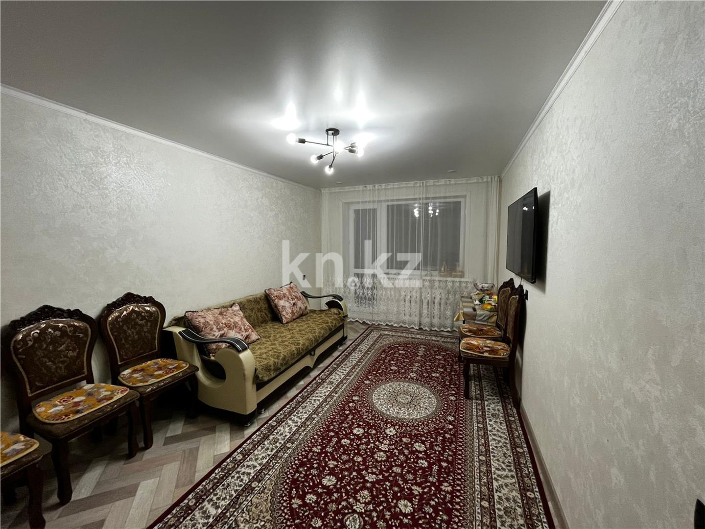 Продажа 3-комнатной квартиры, 63 м², 19-й мкр. - Продажа  трехкомнатных квартир в Караганде с фото фото 1 из 11