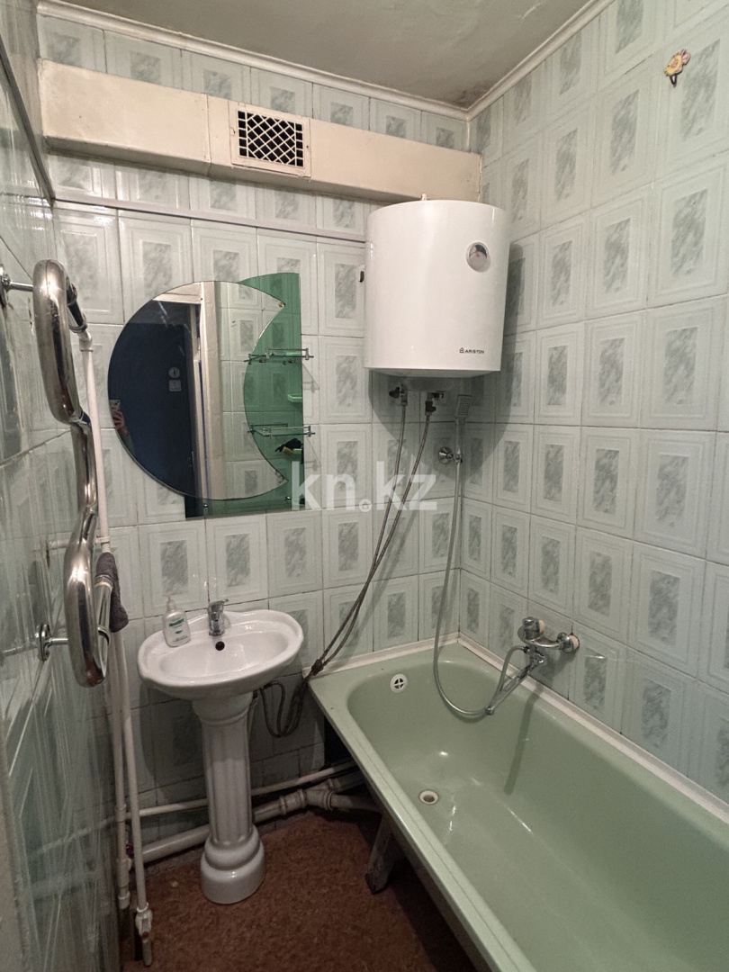 Продажа 4-комнатной квартиры, 76.3 м², 1 кв-л, дом  2 - Продажа  четырехкомнатных квартир в Караганде фото 10 из 13