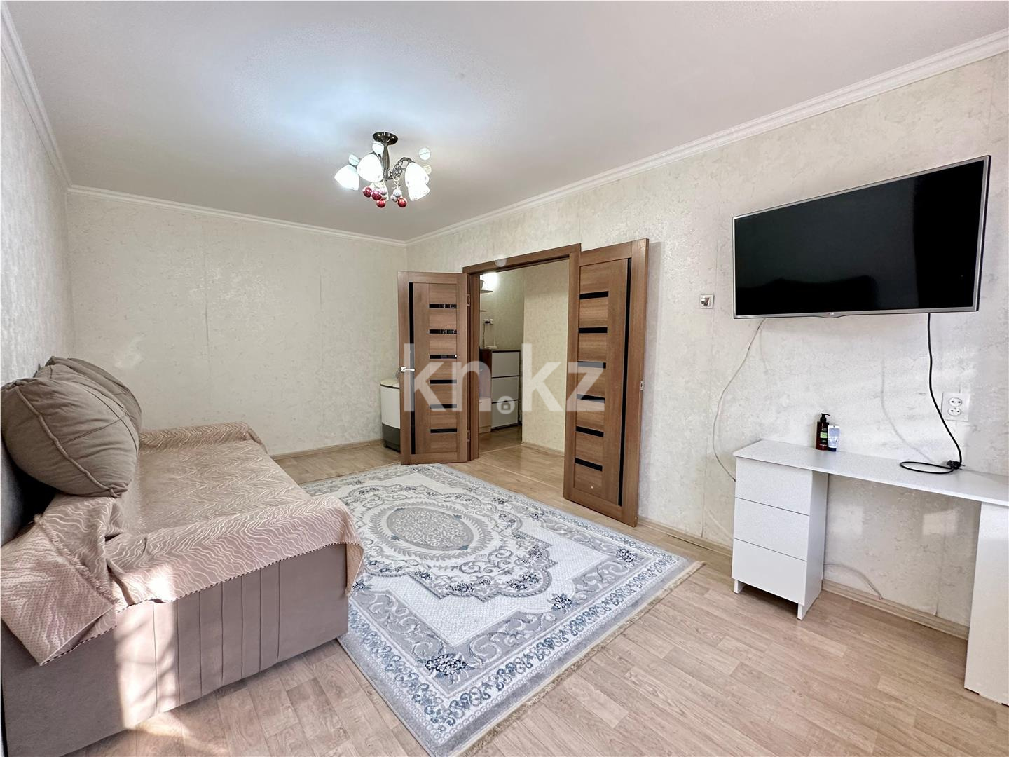 Продажа 2-комнатной квартиры, 44 м² - Продажа офисных и торговых помещений в Уральске фото 1 из 12