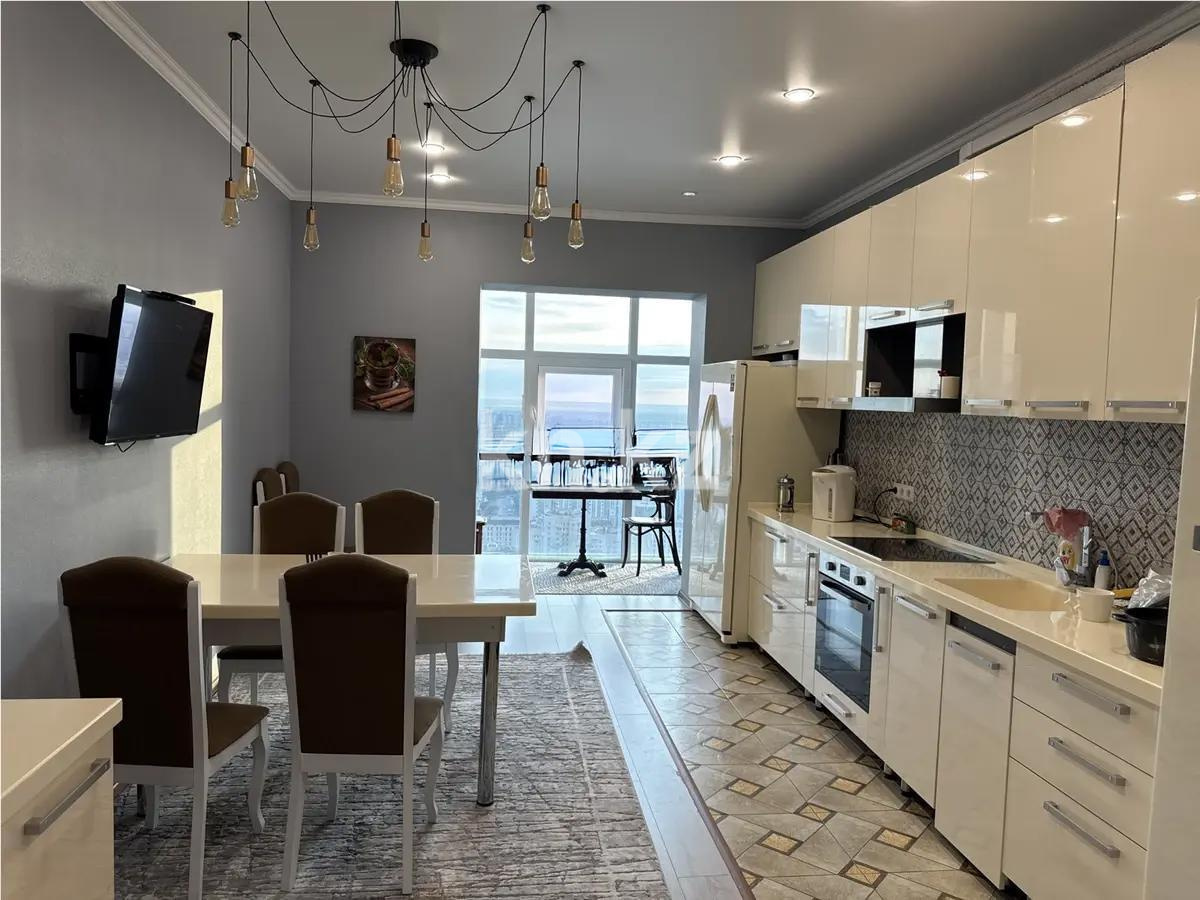 Продажа 5-комнатной квартиры, 292.2 м², ул. Желтоксан, дом  2/3 - Продажа  пятикомнатных квартир в новостройках Астаны фото 4 из 10