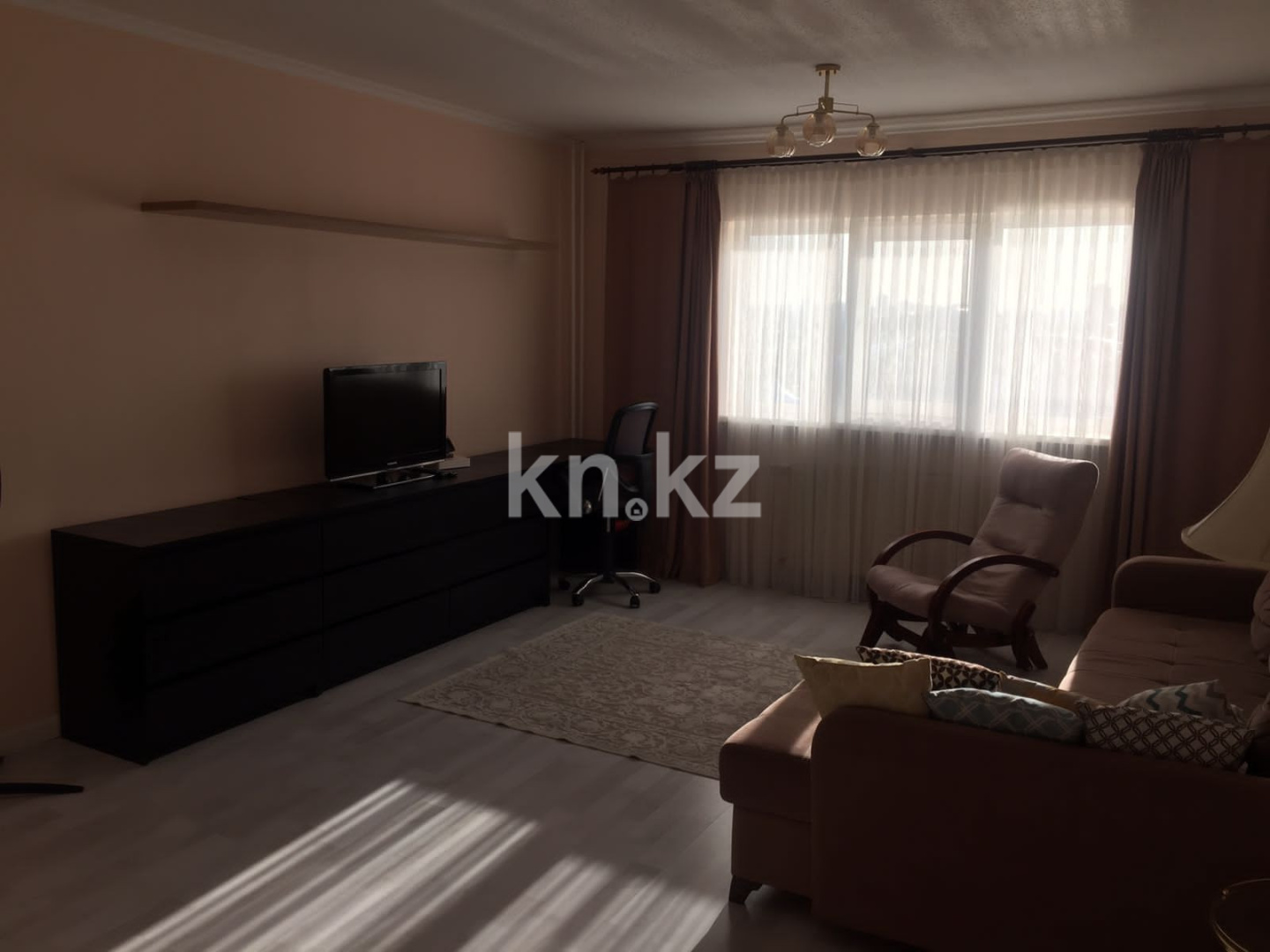 Продажа 3-комнатной квартиры, 95 м², Самал мкр-н, дом  8 - Продажа  трехкомнатных квартир в Астане фото 2 из 13